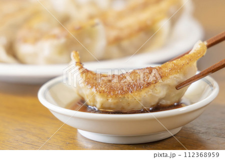 餃子　焼き餃子 112368959