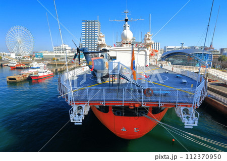 【愛知県】快晴の名古屋港の南極観測船ふじ(ガーデンふ頭臨港緑園) 【愛知県】快晴の名古屋港の南極観測船ふじ(ガーデンふ頭臨港緑園) 112370950