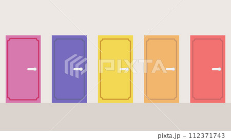 5つの扉のある背景素材 112371743