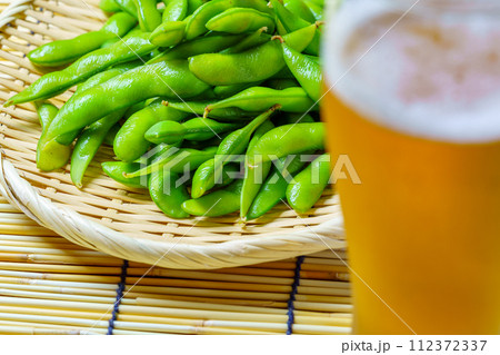 枝豆とビール 枝豆とビール 112372337