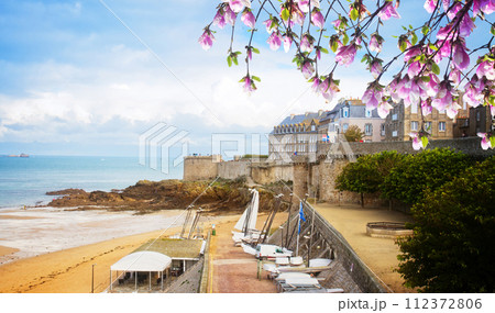 Saint-Malo old city over atlantic coast , France 112372806