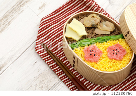 春の手作り弁当 春の手作り弁当 112380760