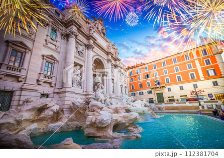 Fountain di Trevi in Rome, Italy Fountain di Trevi in Rome, Italy 112381704