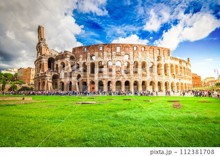Colosseum at sunset in Rome, Italy 112381708