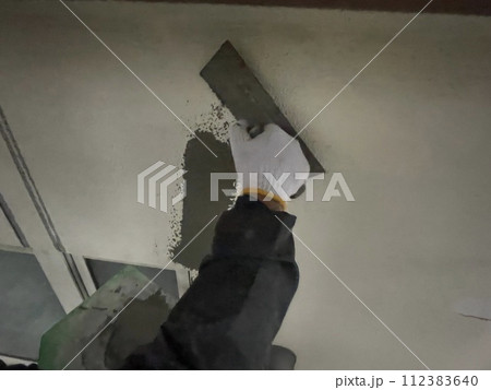 左官で下地補修 112383640