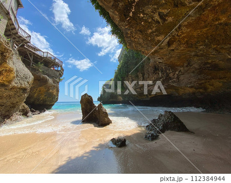 Suluban beach on Bukit Peninsula, Bali, Indonesia Suluban beach on Bukit Peninsula, Bali, Indonesia 112384944