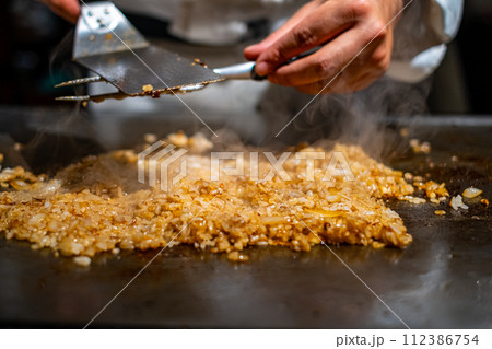 【#料理】鉄板焼で作るガーリックライス 112386754