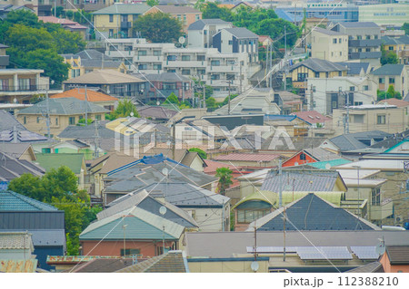 横浜市神奈川区の住宅街 112388210