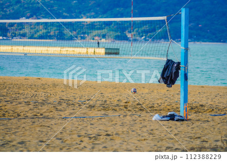 空のビーチバレーボールコート 112388229