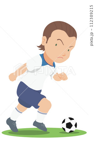 ドリブルをするサッカー選手 ドリブルをするサッカー選手 112389215
