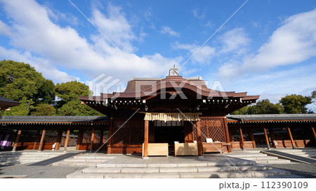 城南宮に参拝する 112390109