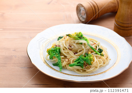 風味絶品 菜の花 ペペロンチーノ パスタ 風味絶品 菜の花 ペペロンチーノ パスタ 112391471