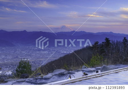 ほったらかし温泉から望む富士山 ほったらかし温泉から望む富士山 112391893