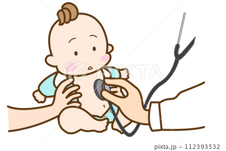 聴診器で診察される赤ちゃん 112393532