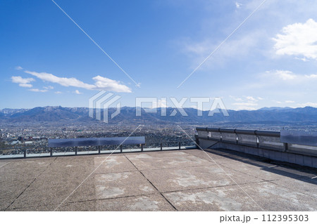 愛宕山の展望台から見た富士山（甲府） 112395303