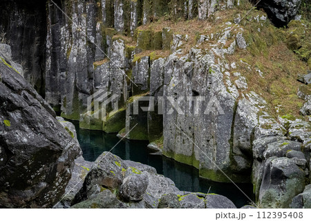 高千穂峡の柱状節理① 112395408