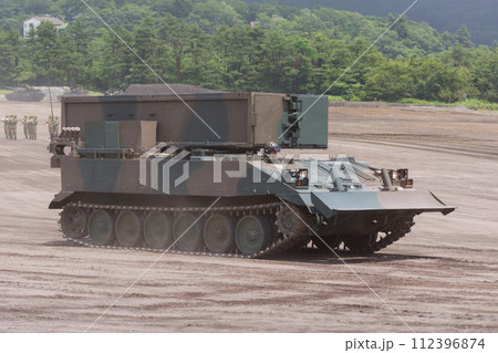観閲行進する陸上自衛隊92式地雷原処理車 観閲行進する陸上自衛隊92式地雷原処理車 112396874