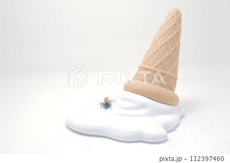 surfing on ice cream Creative summer pool vacation concept. 112397460