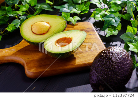 アボカド 112397724