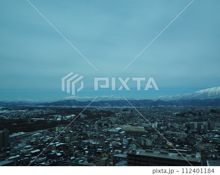 岩手県盛岡市 雪化粧した岩手山と盛岡市内の風景 網張・雫石スキーエリア・駒ヶ岳 2024年3月撮影 岩手県盛岡市 雪化粧した岩手山と盛岡市内の風景 網張・雫石スキーエリア・駒ヶ岳 2024年3月撮影 112401184