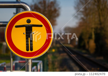 Symbol of the end of the platform Symbol of the end of the platform 112402470