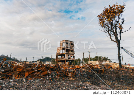 令和6年能登半島地震 焦土と化した輪島の町並み 112403071