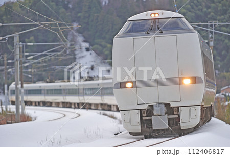 北陸本線　津幡ー倶利伽羅　JR西日本　683系　T編成（金沢）　サンダーバード 112406817