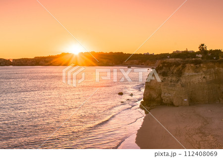 Praia da Rocha in Portimao, Algarve 112408069