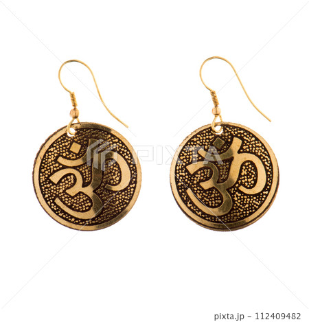 Indian traditional earrings 112409482