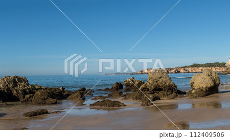 Praia da Rocha in Portimao, Algarve 112409506