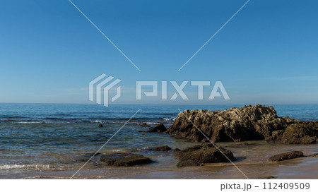 Praia da Rocha in Portimao, Algarve 112409509