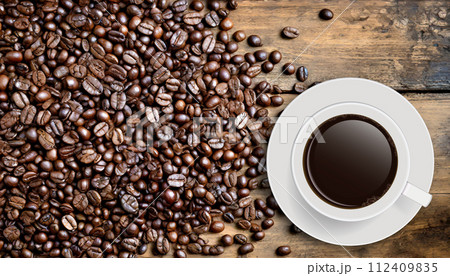 焙煎したコーヒー豆 112409835