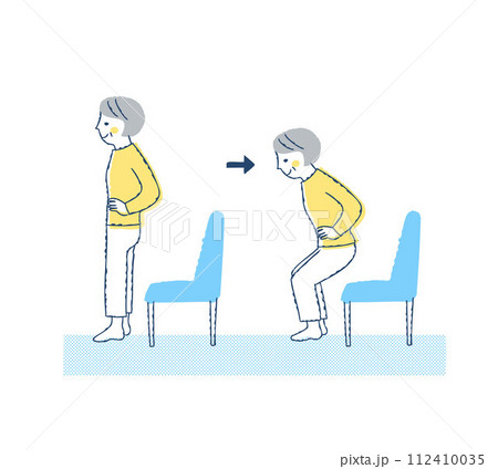 スクワット運動をするシニア女性 112410035