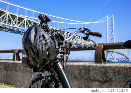 淡路島イメージ、明石海峡大橋と自転車 112411349