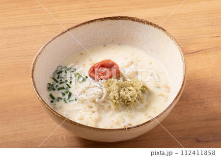 梅とろろ豆乳ごま　お粥 112411858