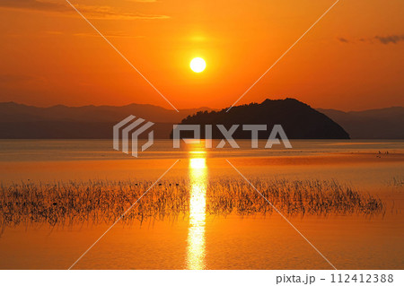 琵琶湖の夕陽 琵琶湖の夕陽 112412388