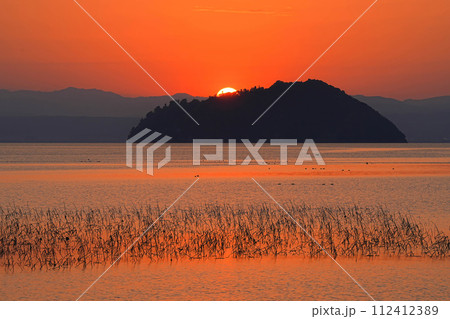琵琶湖の夕陽 琵琶湖の夕陽 112412389