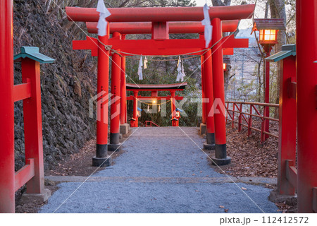【鼻顔稲荷神社】男坂の鳥居【佐久市】 112412572