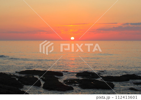 五色浜から見た夕日が浦の夕陽 112413601