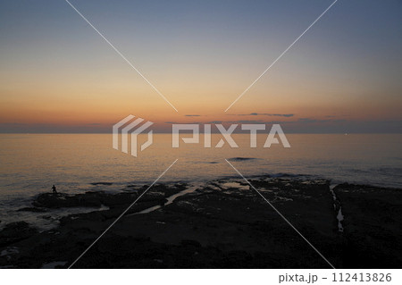 五色浜から見た夕日が浦の夕闇 五色浜から見た夕日が浦の夕闇 112413826