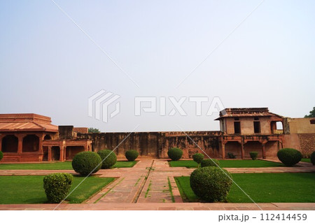 インド アーグラ近郊 ファテープル・シークリー 宮廷地区の風景 インド アーグラ近郊 ファテープル・シークリー 宮廷地区の風景 112414459