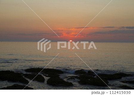 五色浜から見た夕日が浦の夕陽 112415030