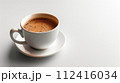 白背景のコーヒーカップ 112416034