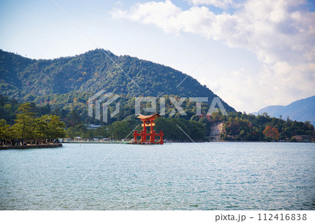 広島県宮島　厳島神社 112416838