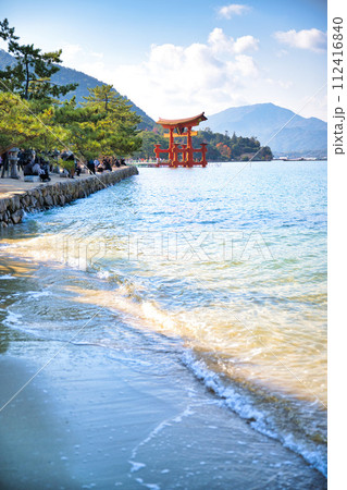 広島県宮島　厳島神社 112416840