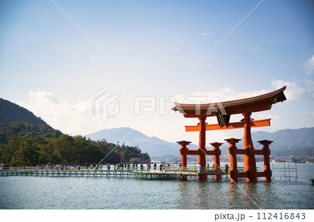 広島県宮島　厳島神社 112416843