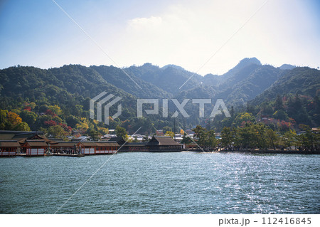 広島県宮島　厳島神社 112416845