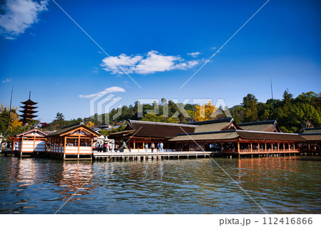広島県宮島　厳島神社 112416866