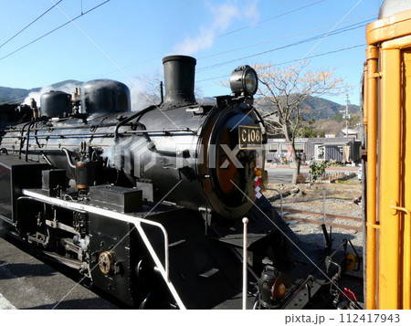 折り返し運転に備える大井川鐵道のSL 112417943