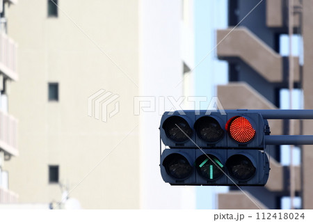 道路の信号機 道路の信号機 112418024